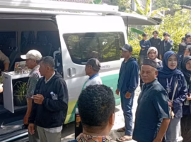 bawa-laboratorium-ke-sawah-ipb-university-safari-perdana-mobil-klinik-tanaman