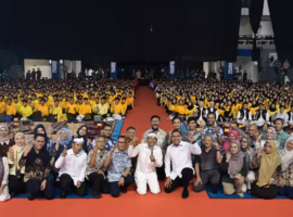 hadiri-mpkmb-63-sekolah-vokasi-gubernur-jawa-barat-ajak-mahasiswa-baru-berani-keluar-dari-zona-nyaman