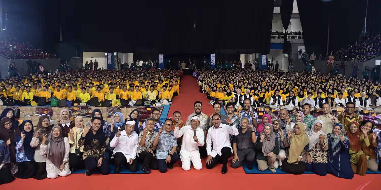 Hadiri MPKMB 63 Sekolah Vokasi, Gubernur Jawa Barat Ajak Mahasiswa Baru Berani Keluar dari Zona Nyaman