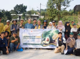 belajar-budi-daya-buah-dalam-pot-peserta-sekolah-komoditas-ipb-kunjungi-kebun-petik-tenjo