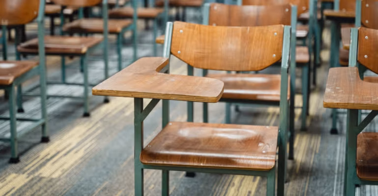 candaan-tarik-kursi-bisa-berujung-fatal-dosen-fkgiz-ipb-university-ingatkan-hal-ini