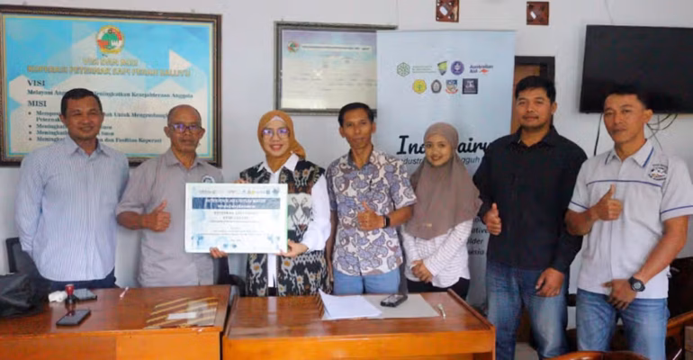 kolaborasi-tim-indodairy-2-ipb-university-dan-kpsp-saluyu-tingkatkan-kualitas-layanan-koperasi-kepada-peternak