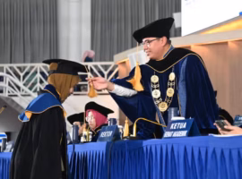 ipb-university-wisuda-1300-lulusan-vokasi-rektor-tekankan-nilai-humanis-dan-inovasi-di-era-ai
