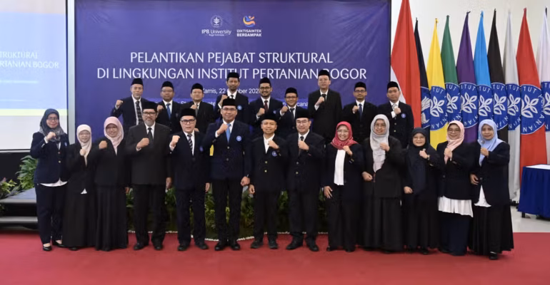 Lantik Pejabat Struktural, Rektor: Transformasi IPB University Butuh Inovasi dan Empati 
