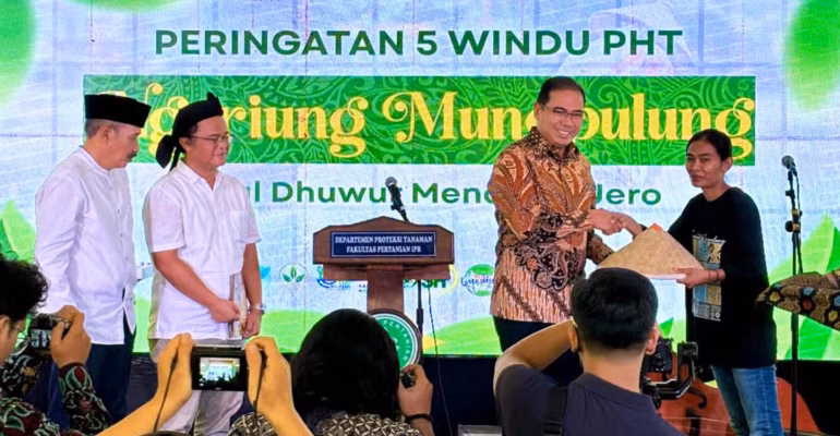 peringatan-lima-windu-pengendalian-hama-terpadu-ipb-university-serukan-revitalisasi-pht-dan-regenerasi-petani